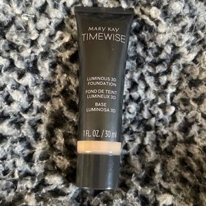 🎉3 for $30🎉 Luminous 3D Foundation